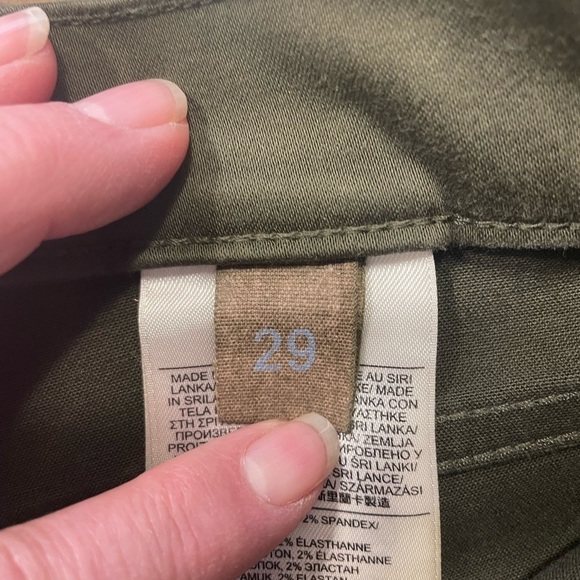 BANANA REPUBLIC Luxe Sateen 
Coated Skinny Moto Jeans in Olive - 29 - Picture 4 of 4